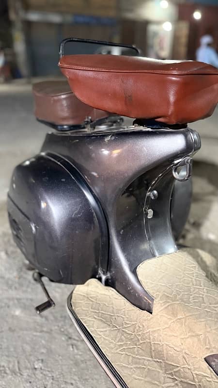 grey vespa 5