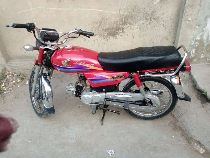 Honda 70 Bike urgent for sale (0322)(4325)(992) 0