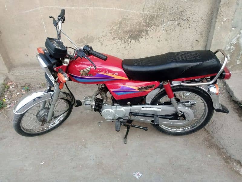 Honda 70 Bike urgent for sale (0322)(4325)(992) 1