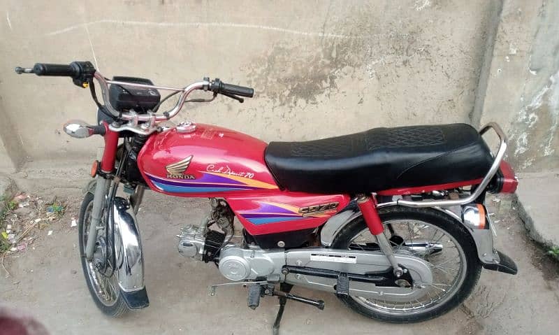 Honda 70 Bike urgent for sale (0322)(4325)(992) 2