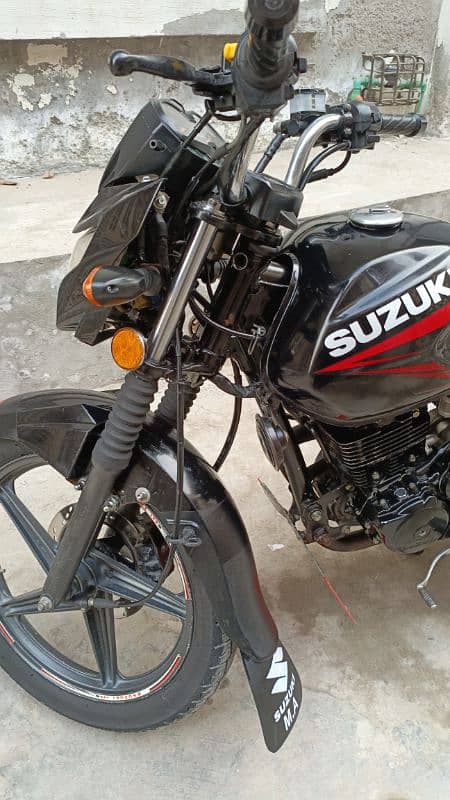 Suzuki GR 150 2