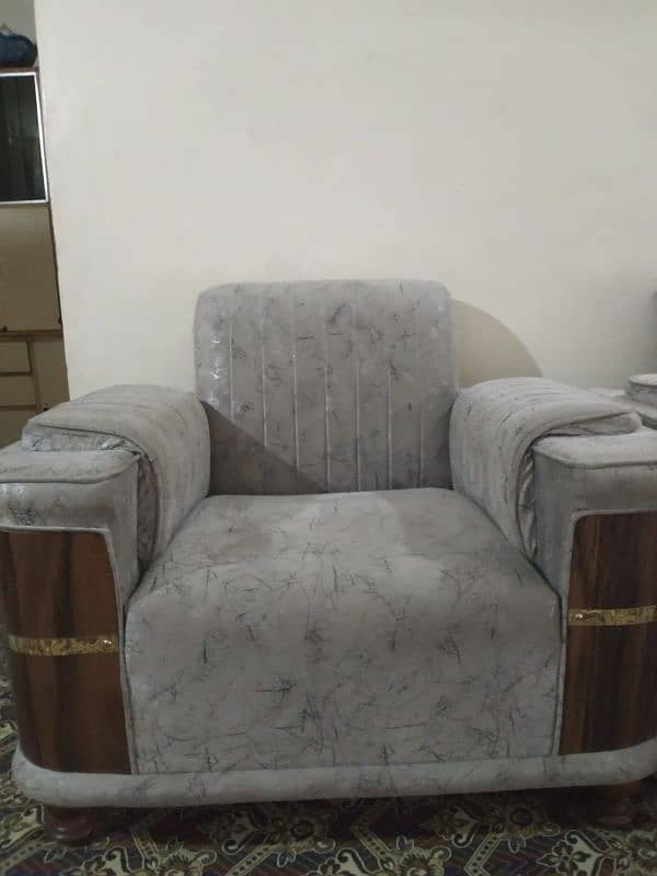 5 seater new sofa set 0