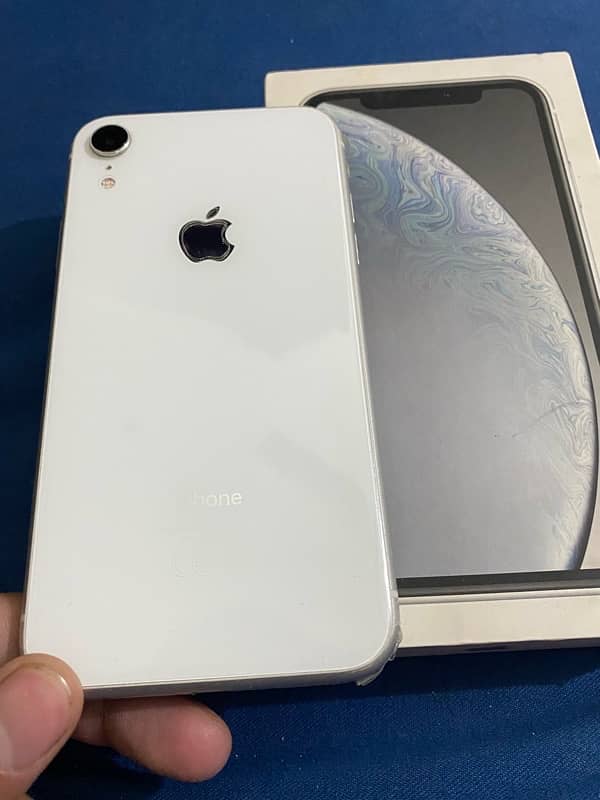 i phone XR 1