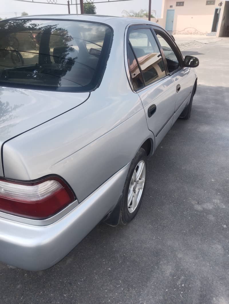 Toyota Corolla XE 2001 4