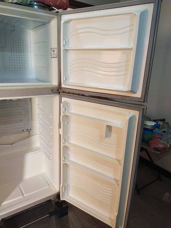 Dawlance Refrigerator Full Size All Parts are Genuine 5