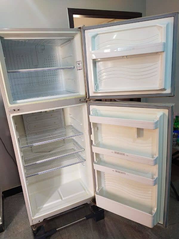 Dawlance Refrigerator Full Size All Parts are Genuine 6