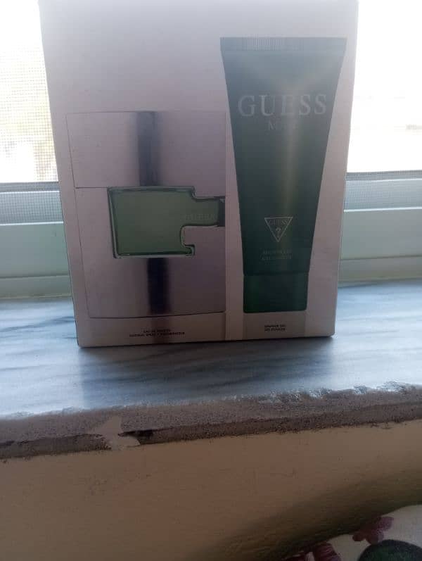 guess man gift 2