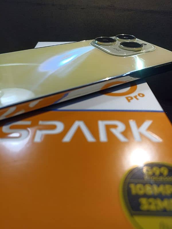 Tecno Spark 20 Pro 256GB 3