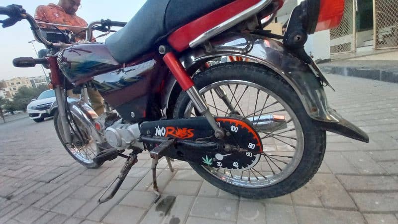 Honda cd 700 bike for sale BahriaTown Lahore 1