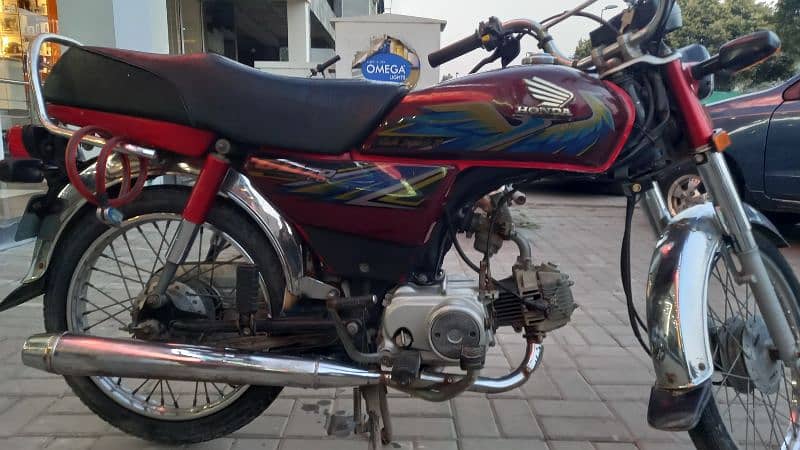 Honda cd 700 bike for sale BahriaTown Lahore 9