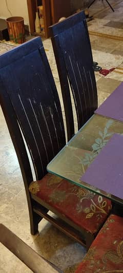 4 Seats Dining table with glass top