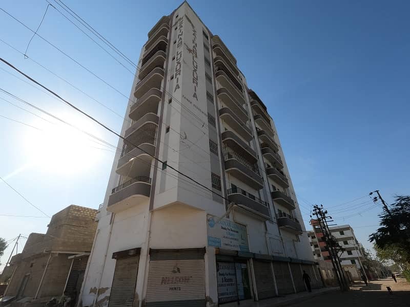 Prime Location 1400 Square Feet Flat Is Available For sale 2