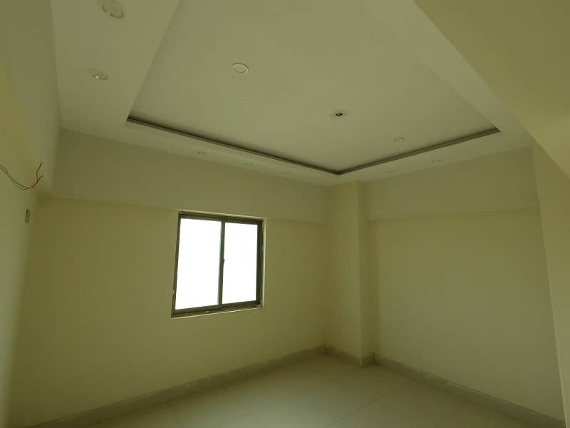 Prime Location 1400 Square Feet Flat Is Available For sale 13