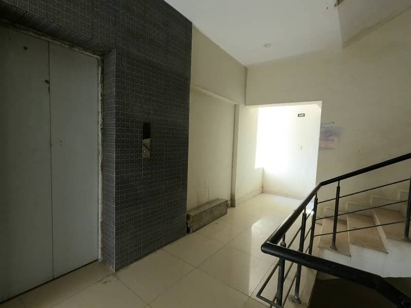 Prime Location 1400 Square Feet Flat Is Available For sale 17