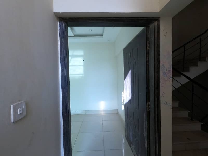 Prime Location 1400 Square Feet Flat Is Available For sale 18