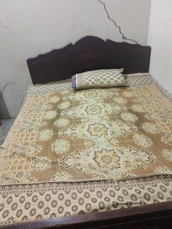 shesham wood bed dressing table showcase achi halat main ha 0