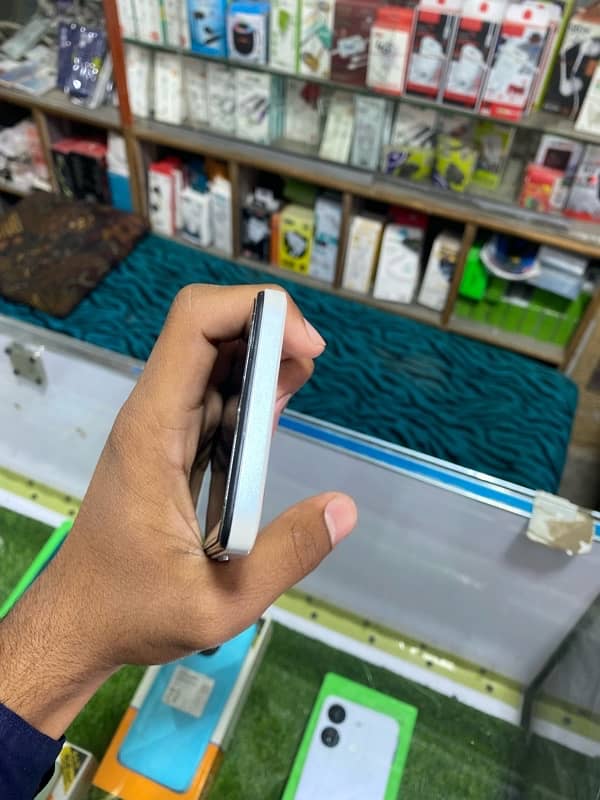 Infinix Smart 7 . . 10/10 condition 7/64 with box +charger 4