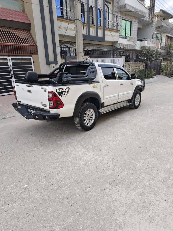 Toyota Hilux D-4D Automatic 5