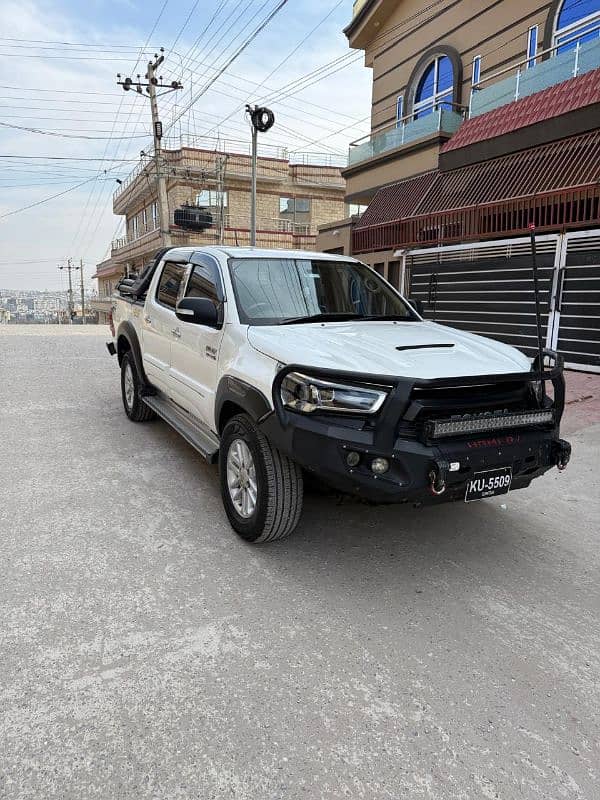 Toyota Hilux D-4D Automatic 14