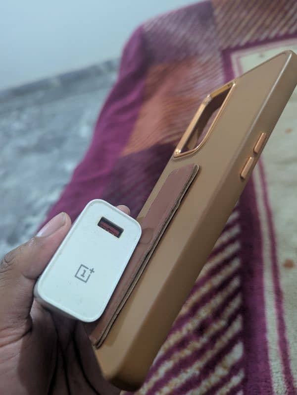 OnePlus 9 Pro cover case with 65 Watt changer 0