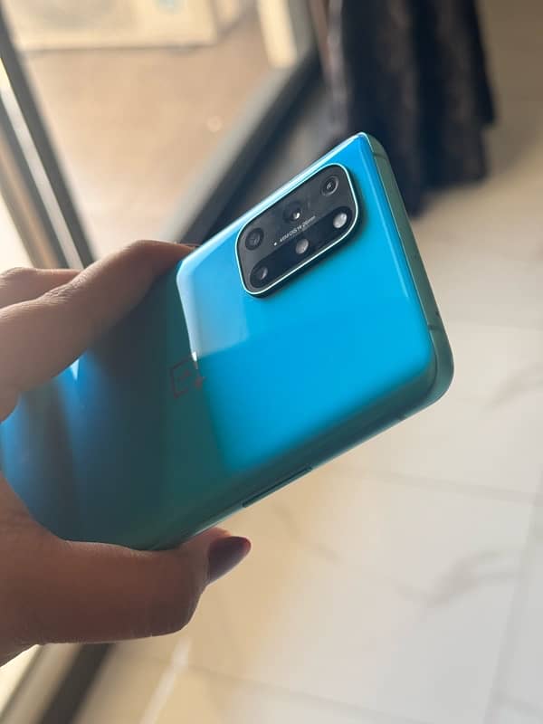 one plus 8t model 10/10 condition 2