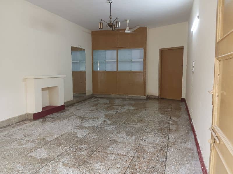 Ground portion of 10 Marla House available for rent in G-10 Islamabad. 3