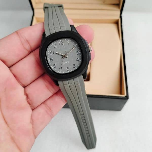 Men,s movement Quartz water resistant watch 5