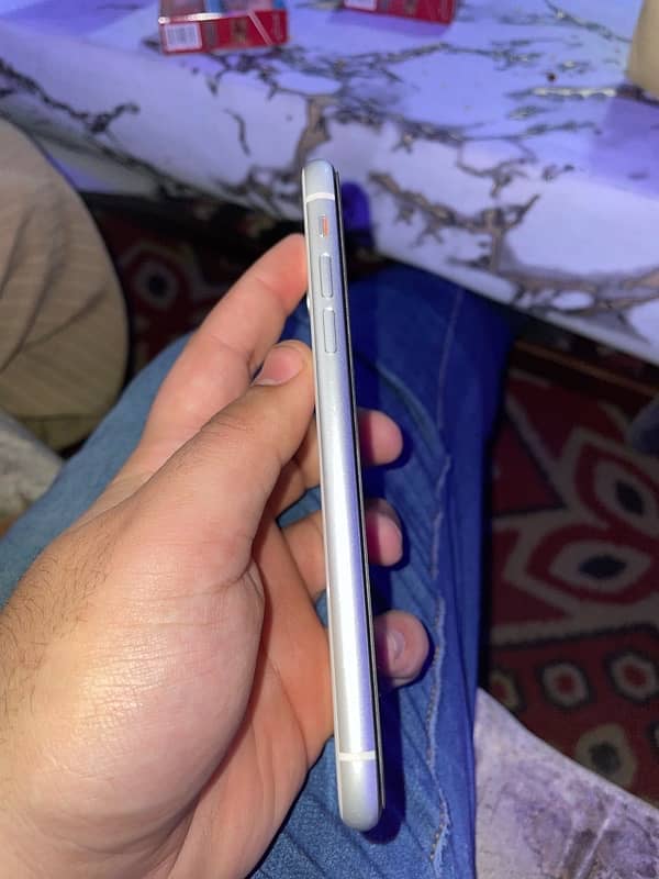 iPhone xr 64 urgent sale neend cash 2