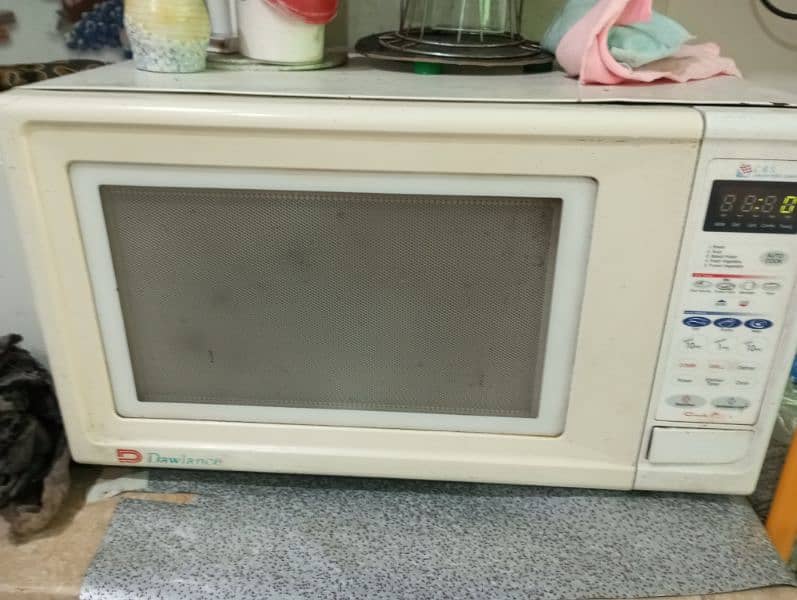 C. R. S dawlance microwave oven 1