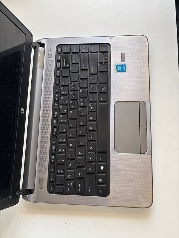 Hp laptop 10/10 condition 2