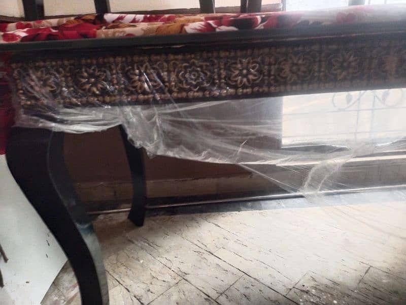 dinning table with 6 chsirs 1