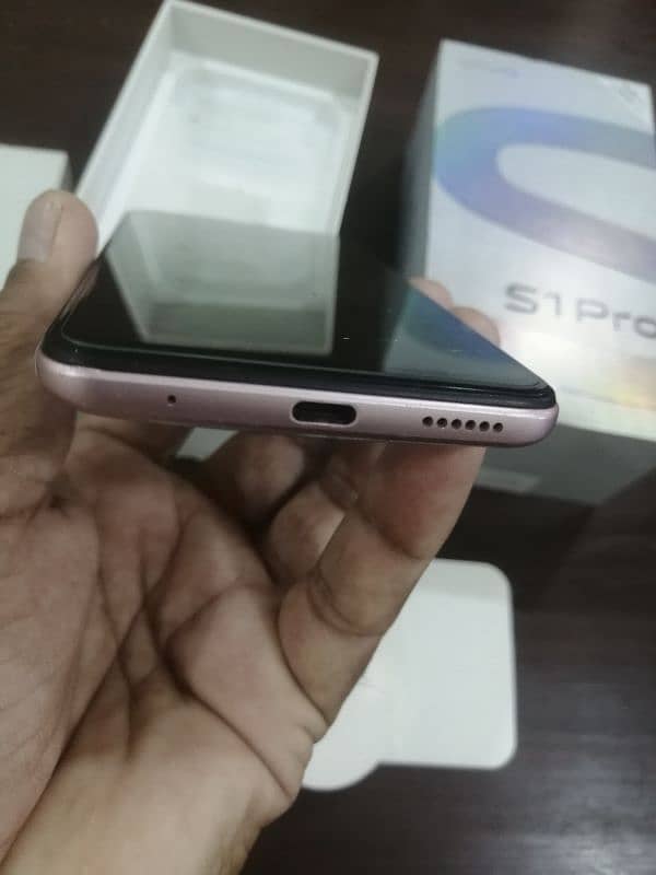 VIVO S 1 PRO 8/128 WITH BOX 1