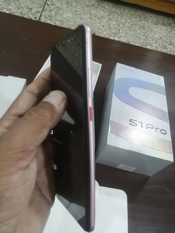 VIVO S 1 PRO 8/128 WITH BOX 3