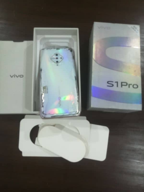 VIVO S 1 PRO 8/128 WITH BOX 4