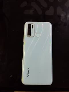 Vivo y30  4 128  10 out of 10 condition with box with charger