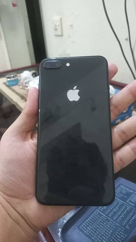 Apple Iphone 8 Plus 1