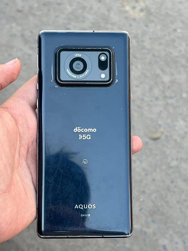 AQUOS R6 7