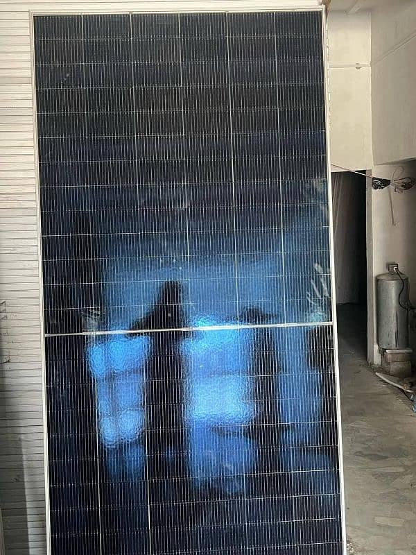 Jinko solar panel 600watt 1