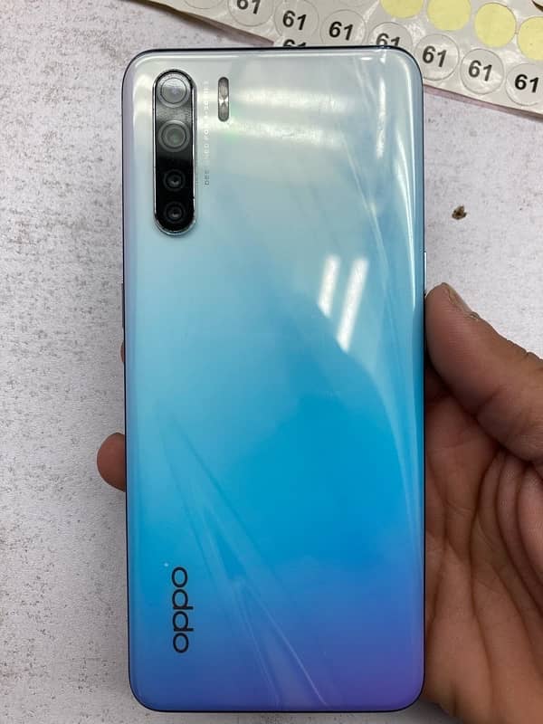 oppo f15 8/256 1