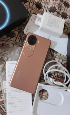 Vivo v40e 5g 8 256 GB with complete box Whatsapp No 03431876752