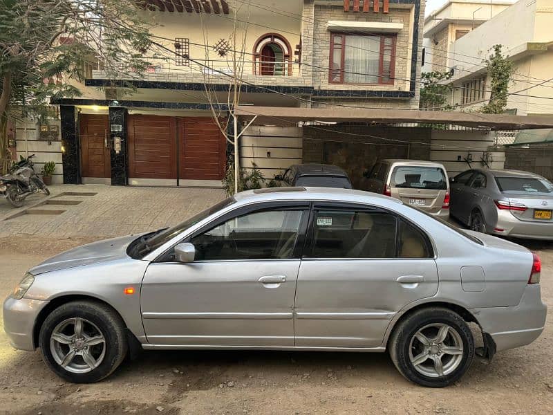 Honda Civic Oriel 2004 4