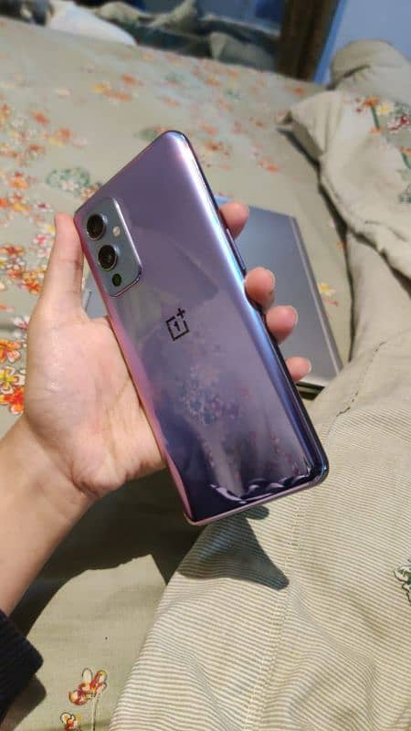 OnePlus 9 4