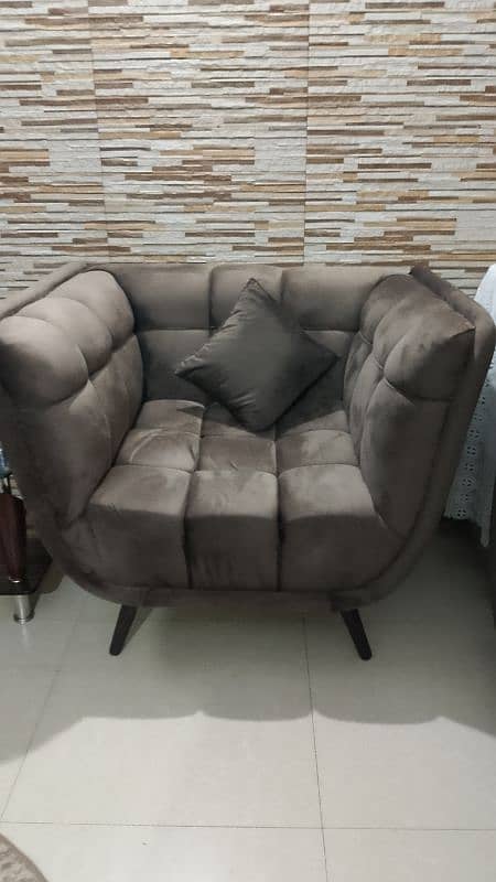 good condition 7 seater sofa set 3