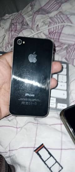 iphone 4 All okay  condition 10/9