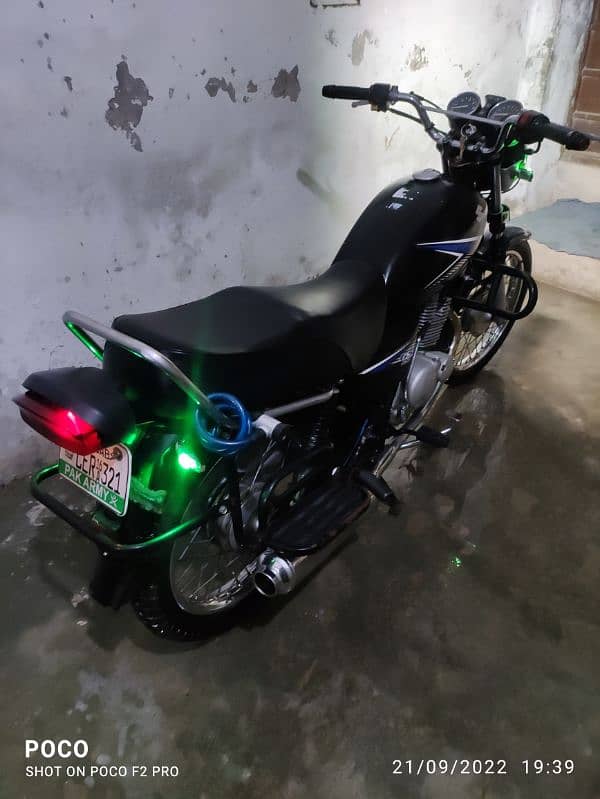 H Suzuki GS 150july 2016 model black color All documents clear and My 4