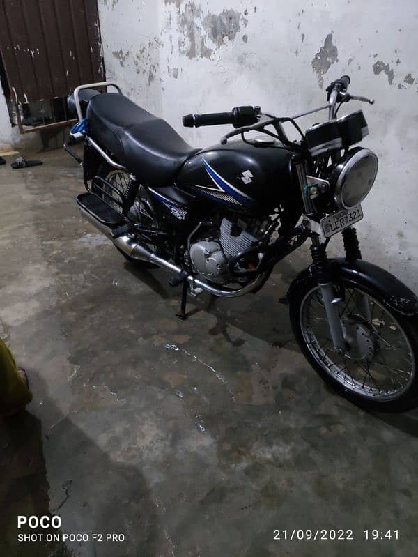 H Suzuki GS 150july 2016 model black color All documents clear and My 7