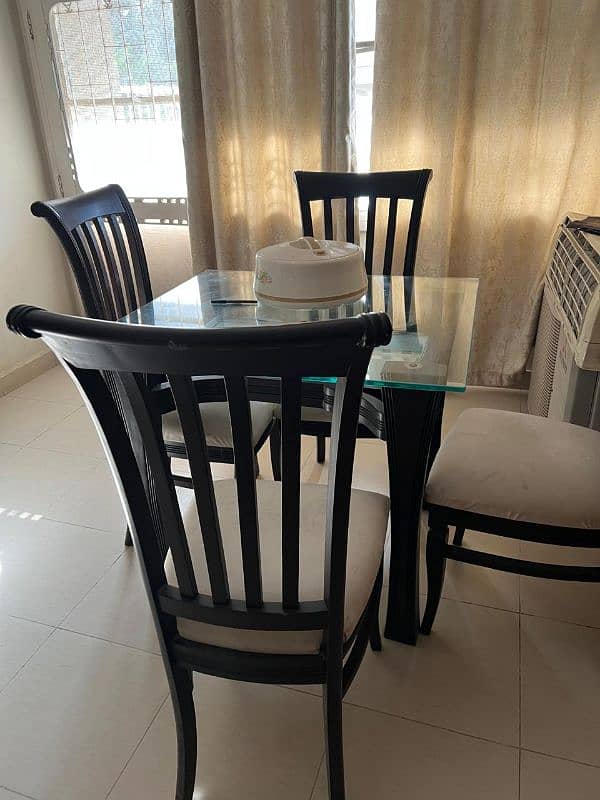 Dining Table with 4 chairs 0