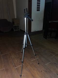 tripod stand