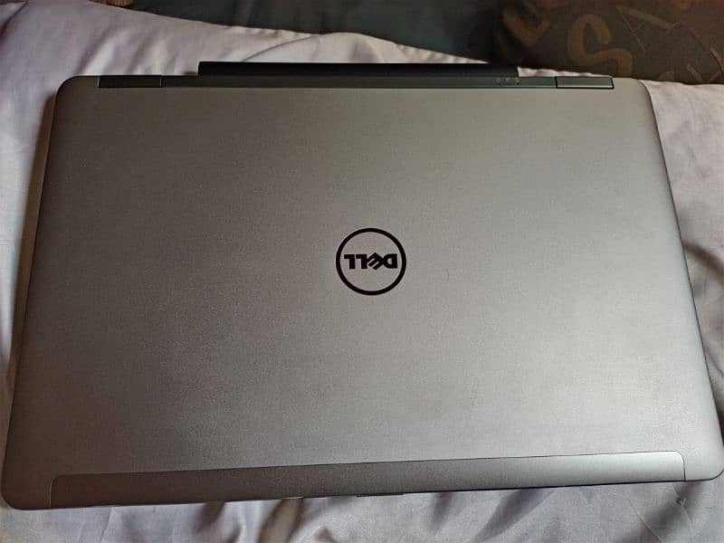 DELL LATITUDE E6540 1