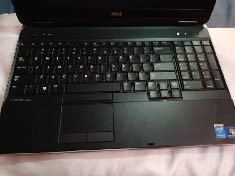 DELL LATITUDE E6540 2